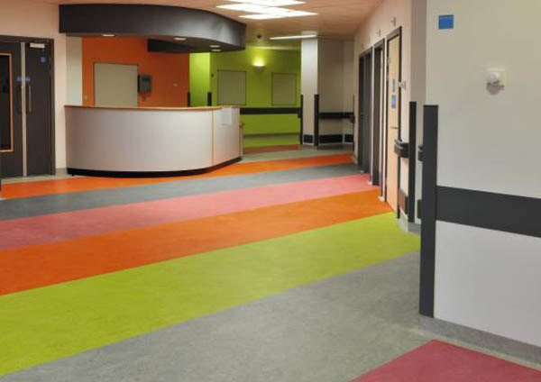 Marmoleum Home v pásech dvoumetrové šíře. Marmoleum Home v pásech dvoumetrové šíře.